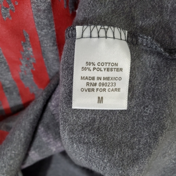 On the Byas t-shirt American Flag Southwest Aztec - Picture 5 of 6